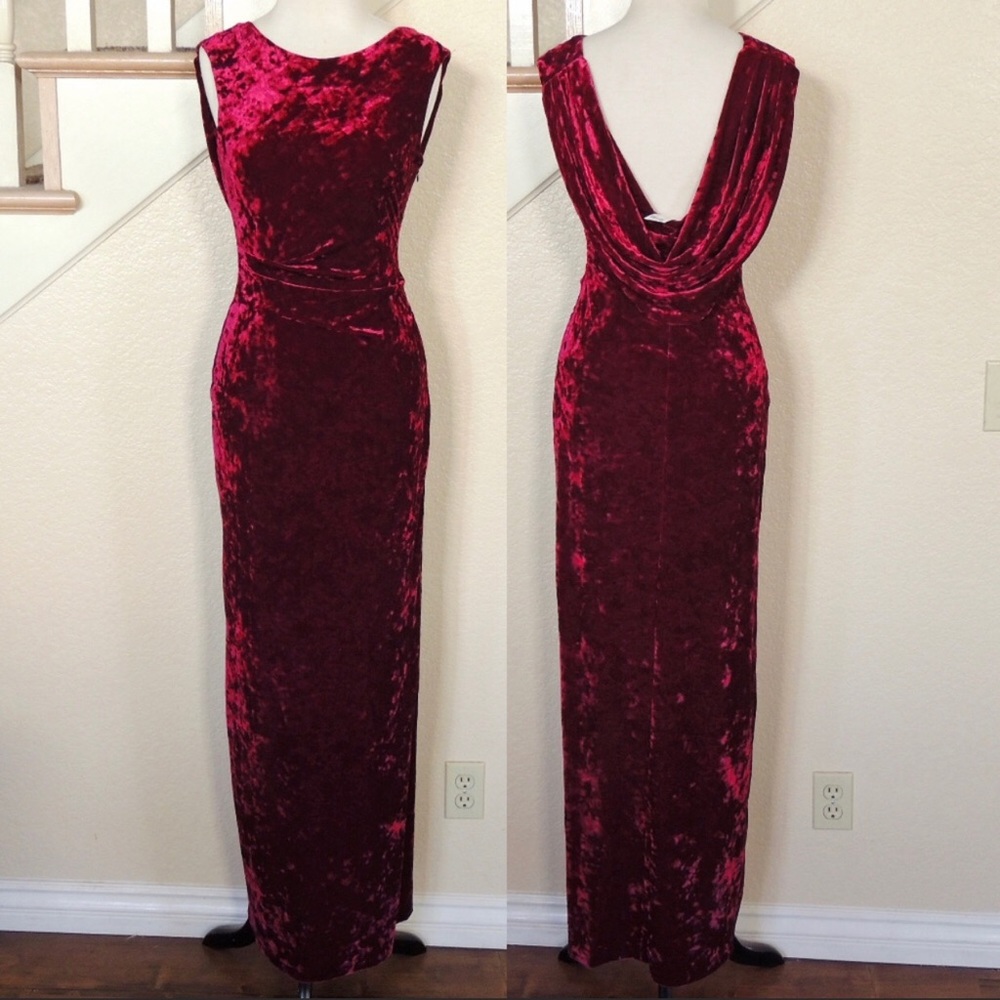 Vince Camuto gorgeous velvet gown